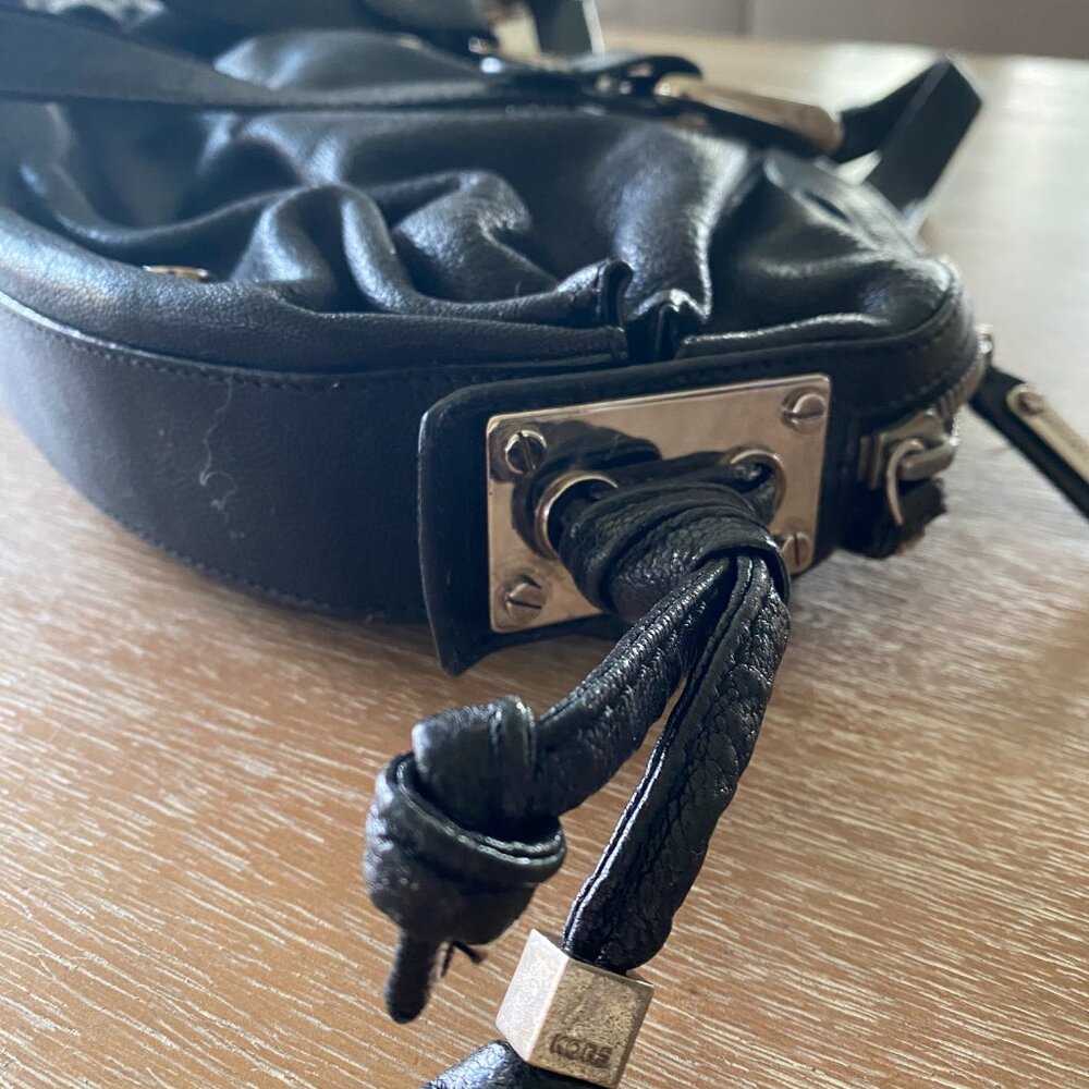 Michael Kors Rehearsal Black Leather Bag - Picture 5 of 10